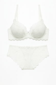 Eterna Lace Set