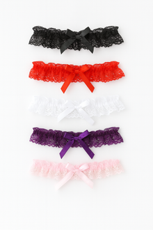 Lyra Ruffled Lace Garter