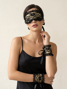 Enchanted Lace Blindfold & Handcuffs Set – Elegant Three-Piece Accessory