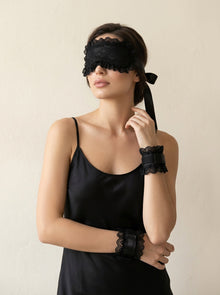 Binding Lace Blindfold & Handcuffs Set – Elegant Black Sensual Accessory