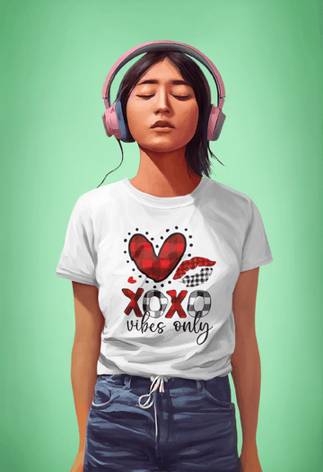 XOXO Vibes Only Plaid Valentine’s Tee-White-S-Regular Fit Tee-StylinArts